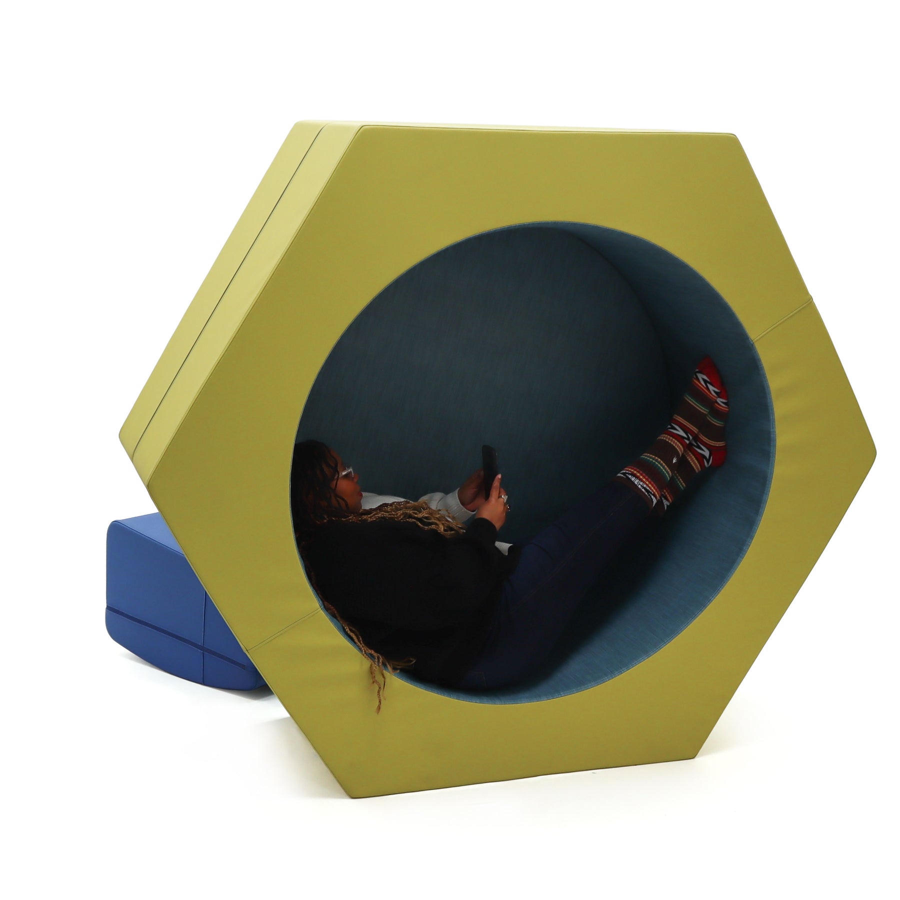 Hex Nest From BC Interiors 360 Spin Image From Big Turntables hex-nest-from-bc-interiors-360-spin-image-from-big-turntables